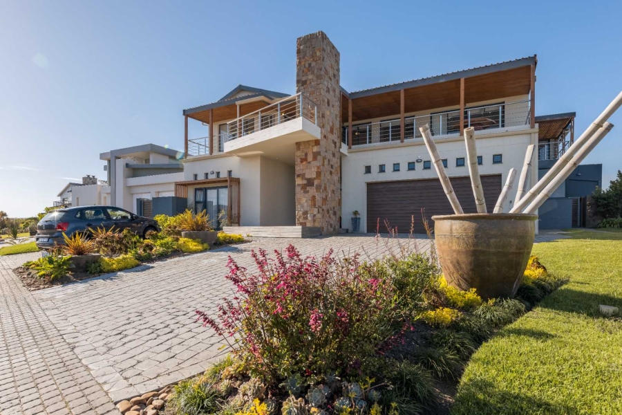 5 Bedroom Property for Sale in Oubaai Western Cape